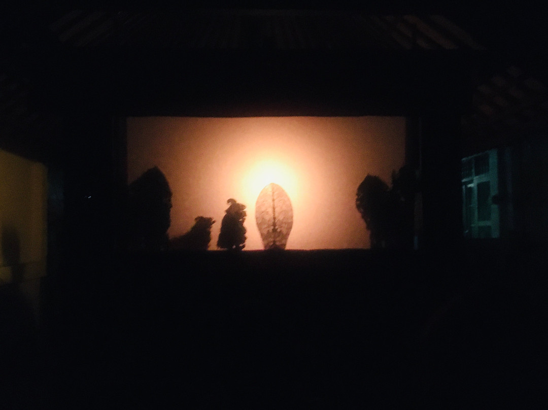 Oka Kartini Shadow Puppet Performance景点图片