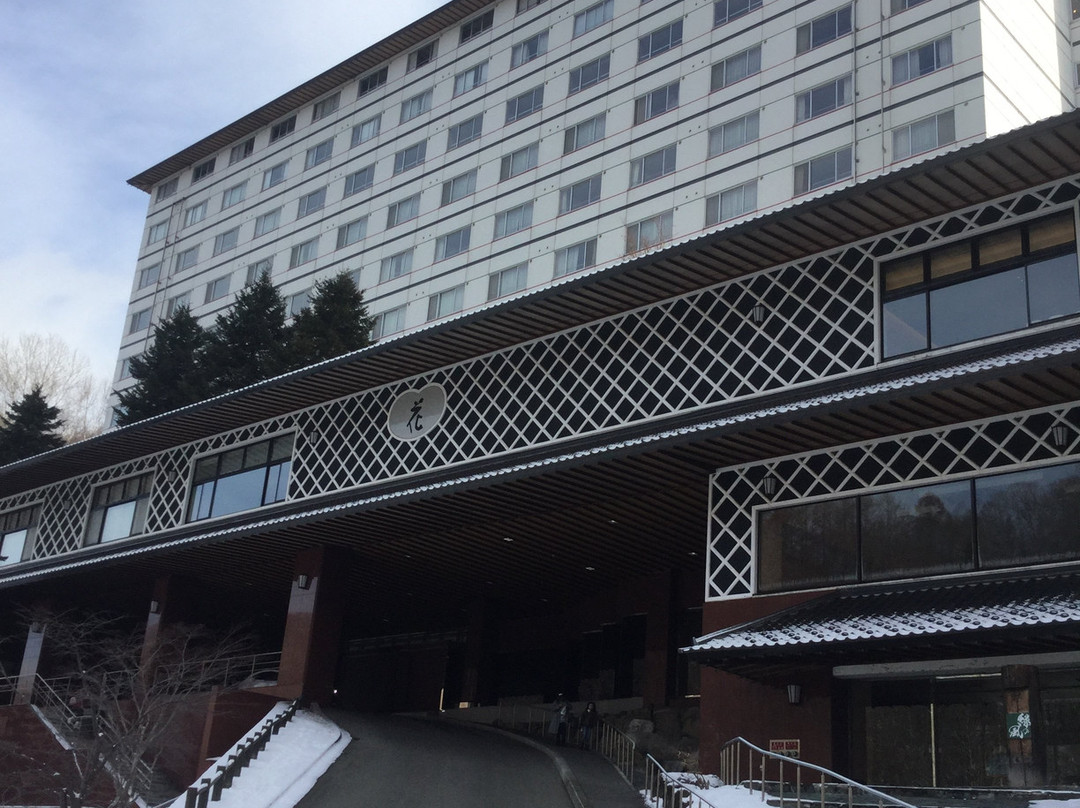 北汤泽绿风温泉度假酒店主图