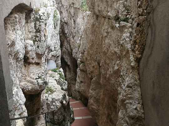 Sanctuary of the Holy Trinity - at the Split Mountain-加埃塔必去景点
