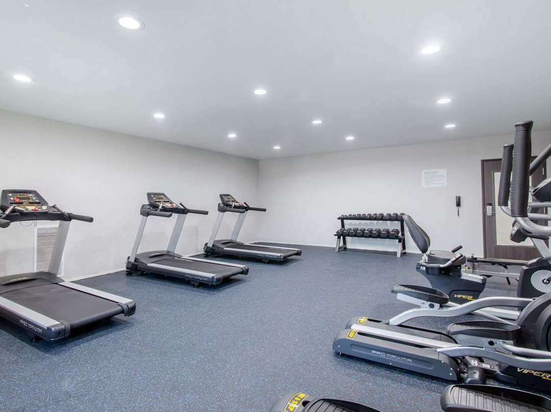 Holiday Inn Express & Suites Tulsa East - Catoosa By IHG主图