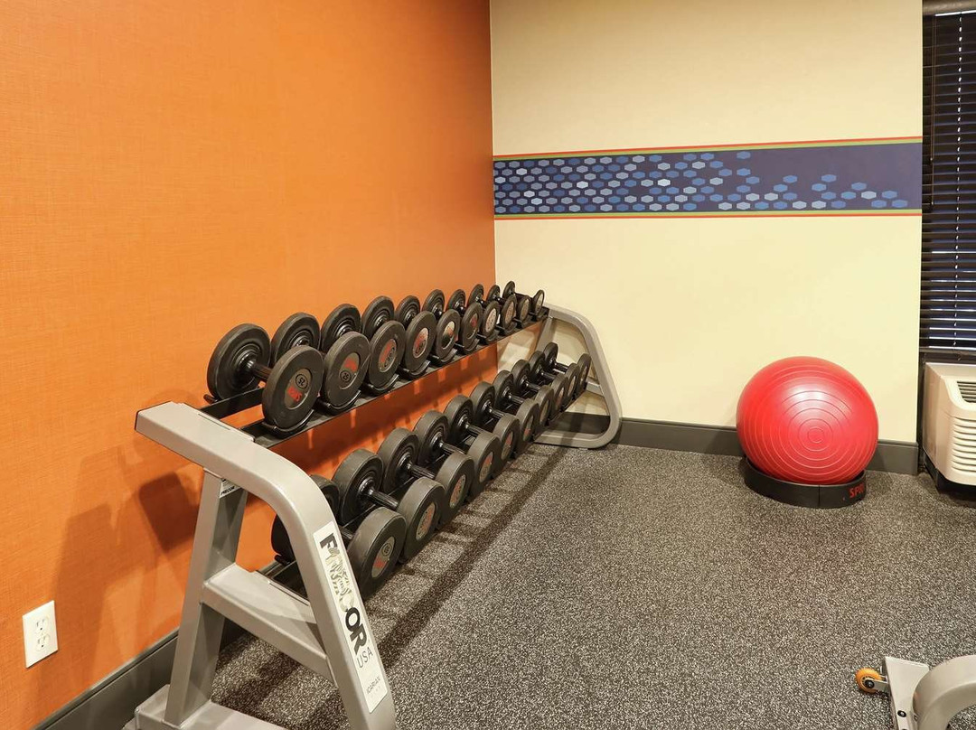 Hampton Inn Paris主图