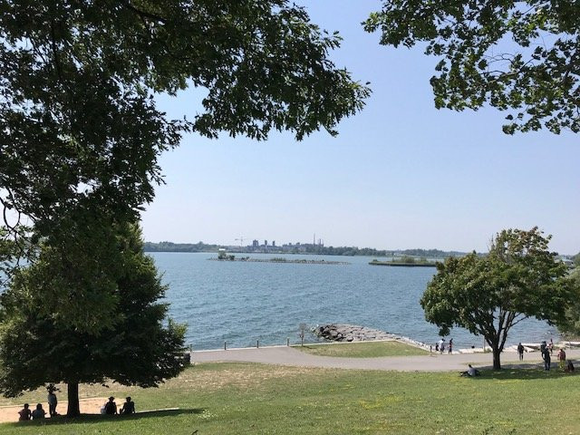 Lake Ontario Park景点图片