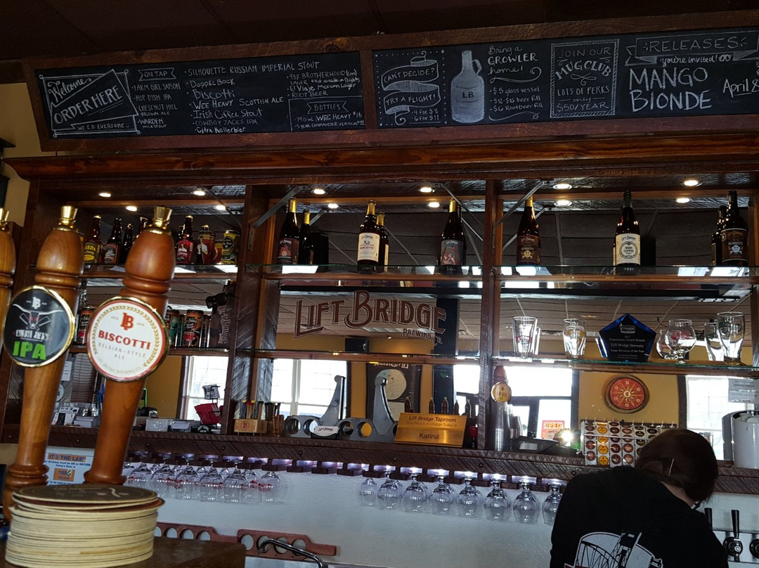 斯蒂尔沃特旅游景点-Lift Bridge Brewing Company