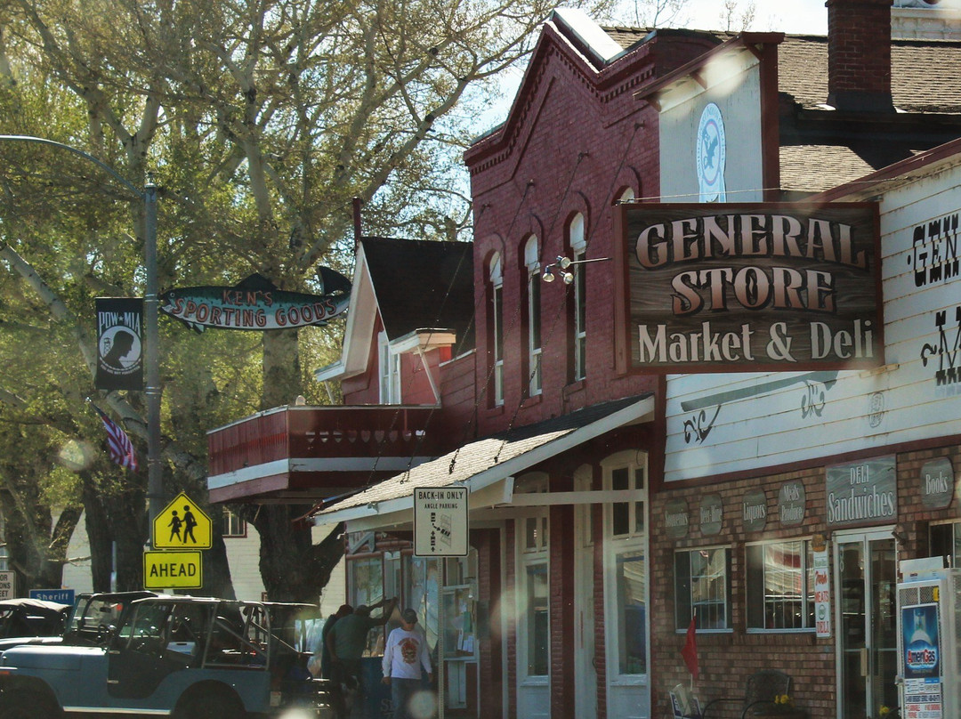 Hawthorne旅游景点-Bridgeport General Store