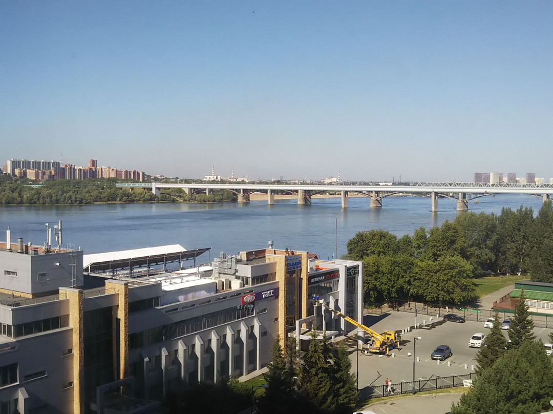 River Park Hotel主图