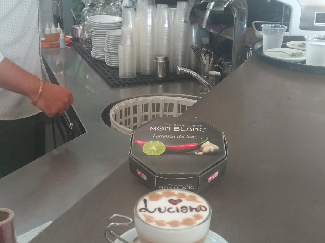 Mon Blanc Retro Caffe-Santa Maria la Carita必去景点