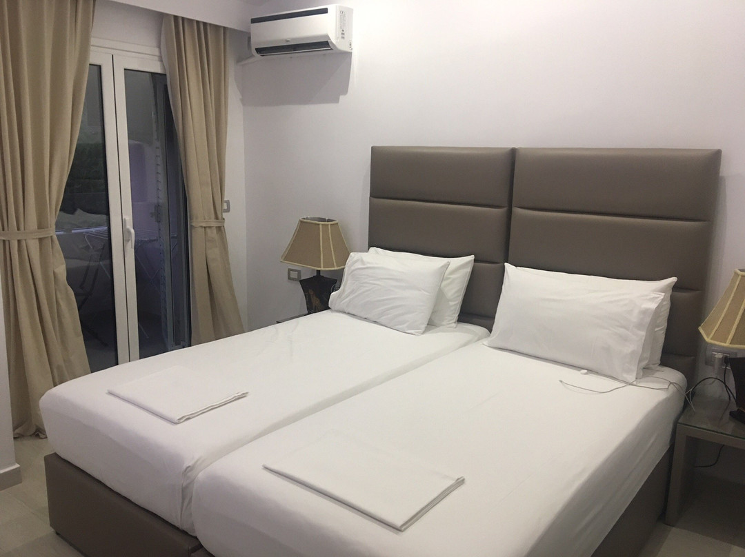 Golden View Residence主图