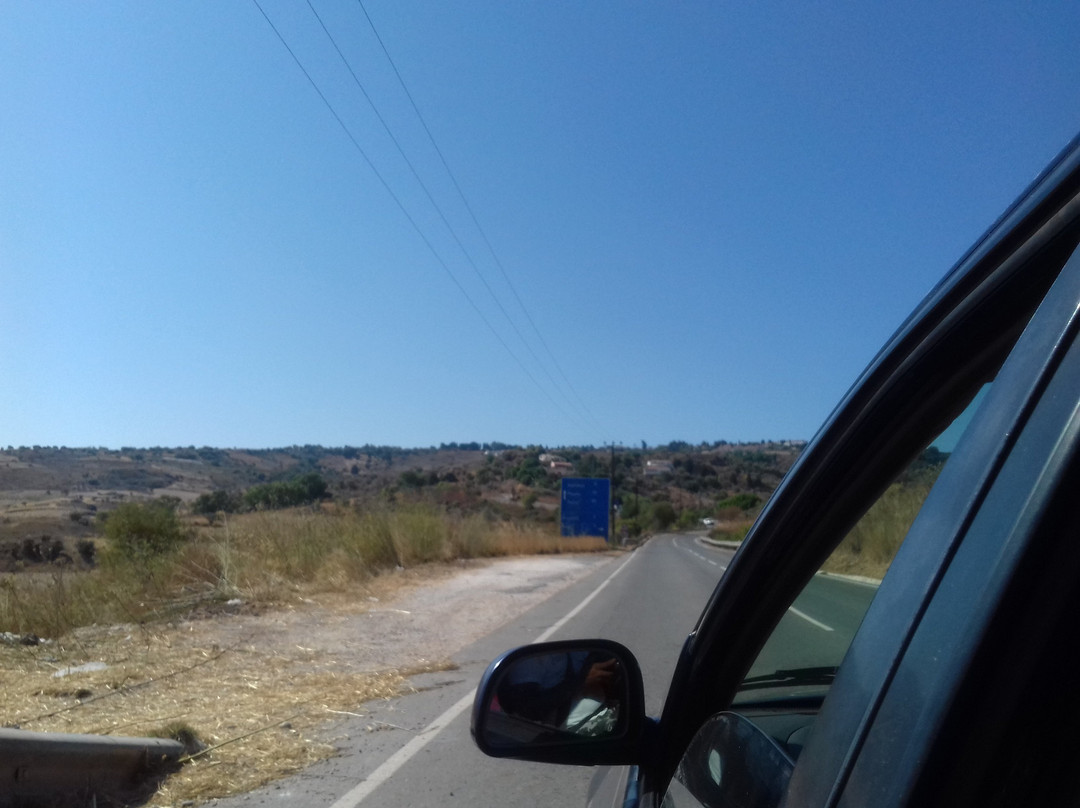 Anti Gravity Road-帕福斯区必去景点