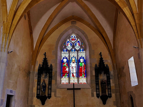 Eglise Saint-Pierre-Chaunay必去景点