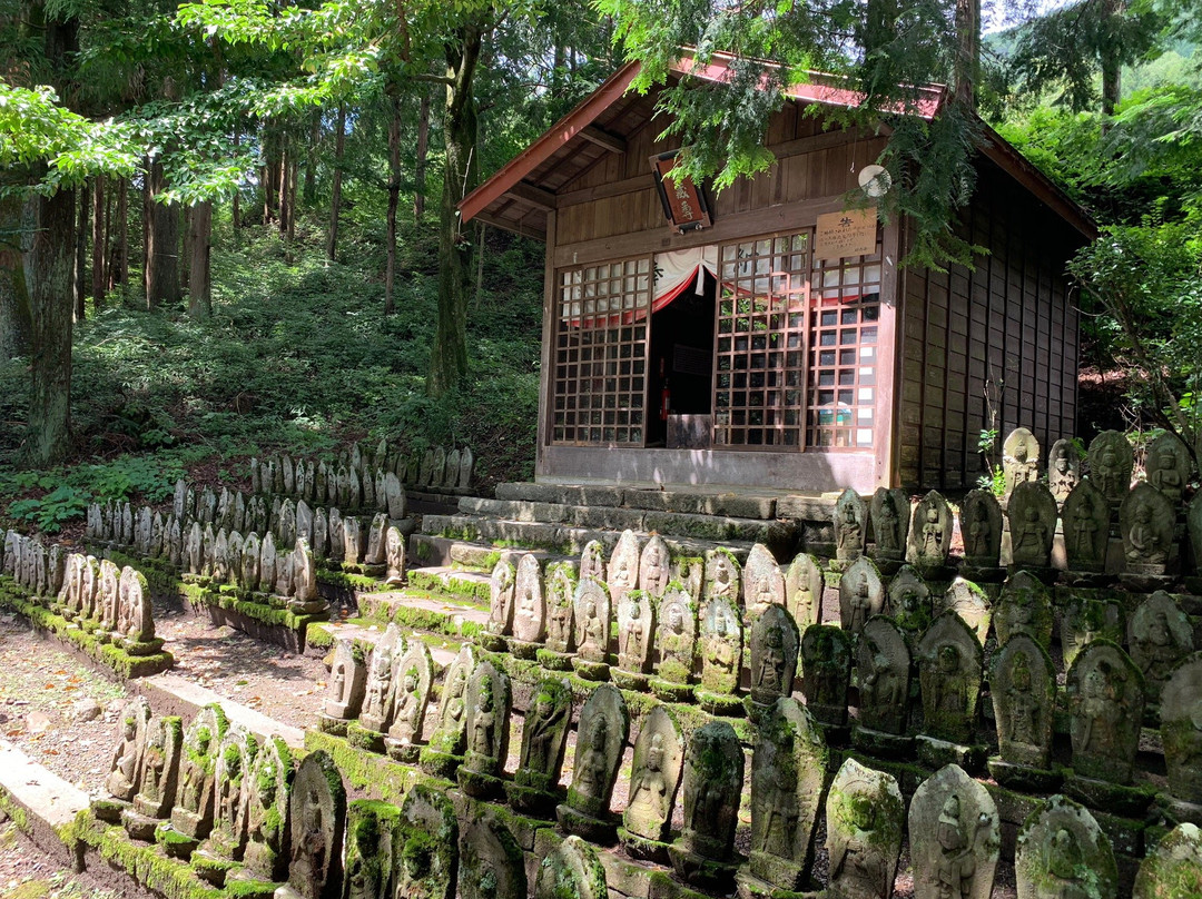 Nihyaku Jizo-盐尻市必去景点