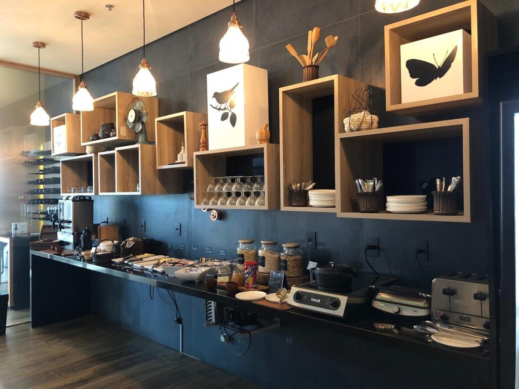 宜必思尚品库里提巴机场主图