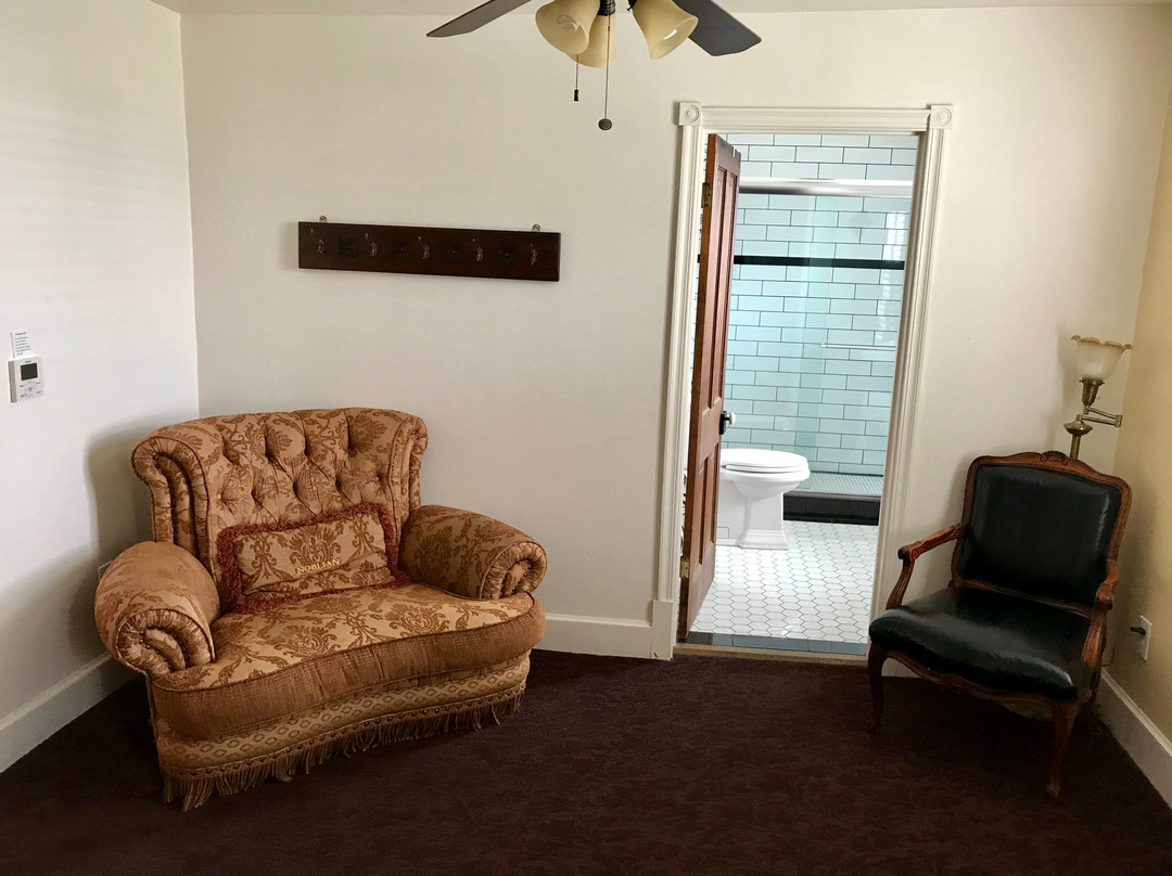 The Jamestown Hotel主图