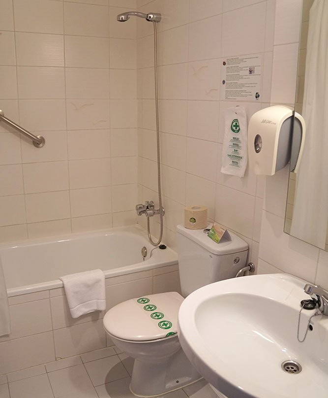 比利牛斯酒店主图