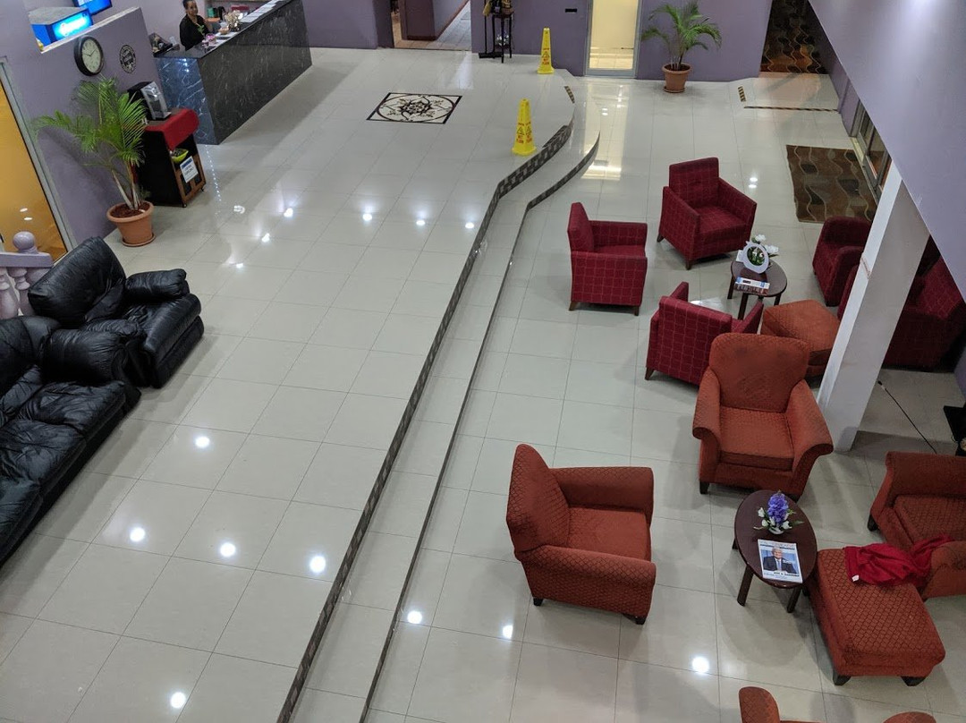 机场套房酒店主图