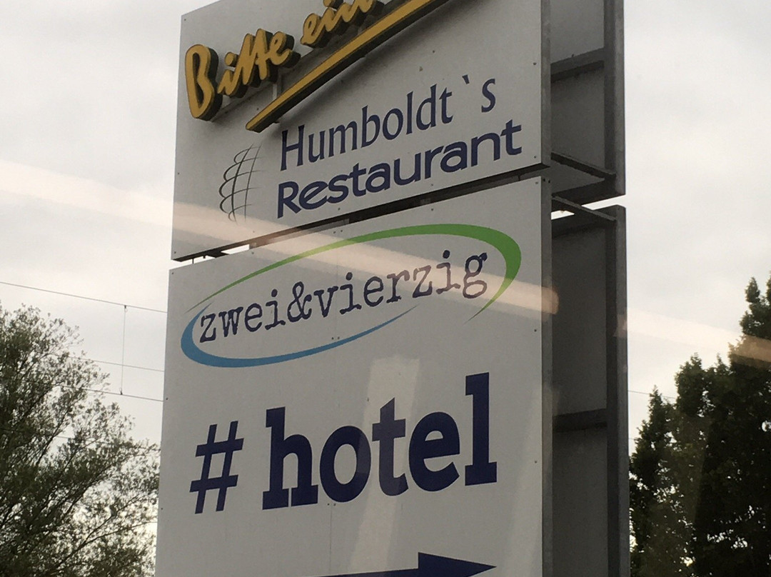 Hotel zwei&vierzig (Hotel 42)主图