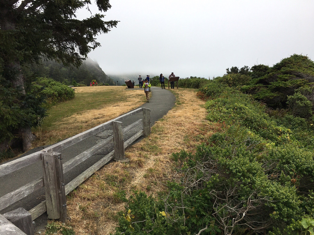 Crescent Beach Overlook景点图片