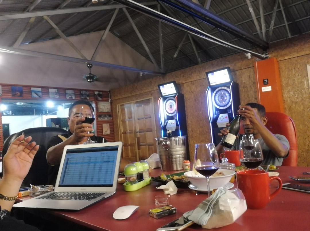 The Landmark Cafe Bar & Grill