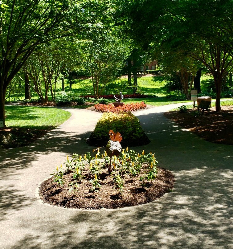 Tanger Family Bicentennial Garden景点图片