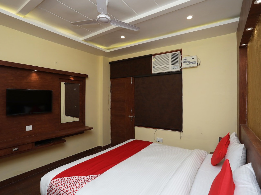 OYO 23616 Hotel Ss主图