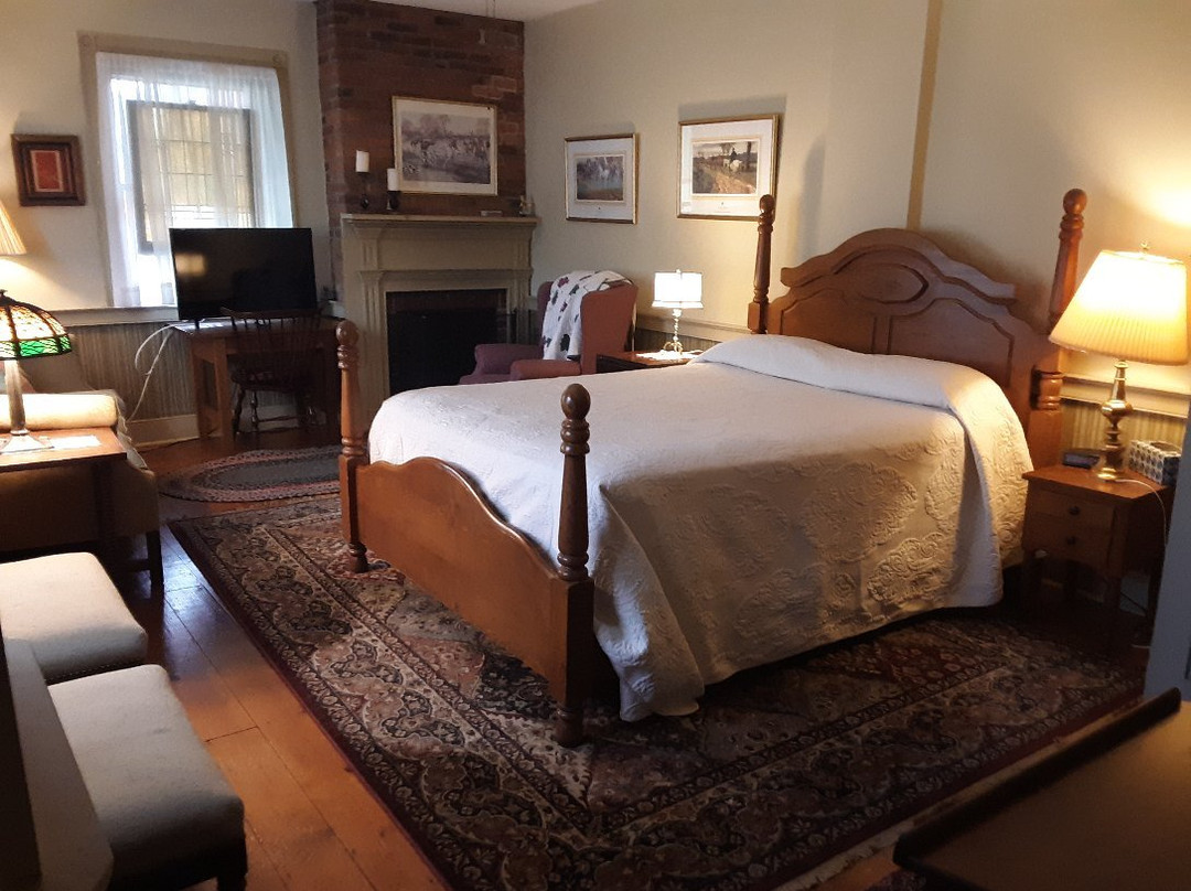 Glades Pike Inn主图