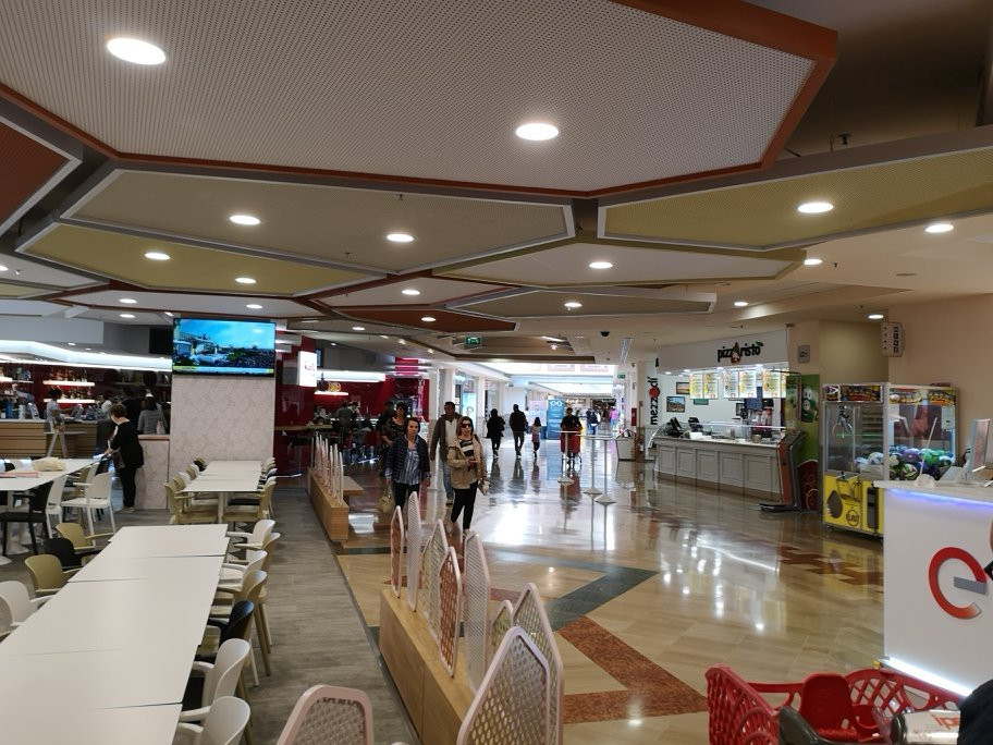 Centro Commerciale Mongolfiera-莱切必去景点