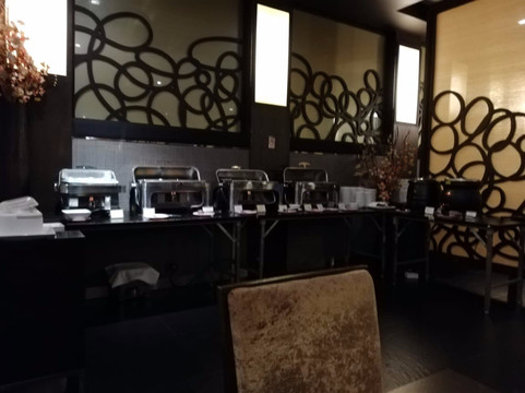 曼谷阿莫拉尼欧拉克斯套房酒店主图