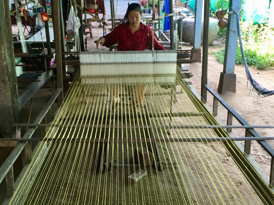 Heng Naysim Tranditional Cambodian Weaving House-Kandal Steung必去景点