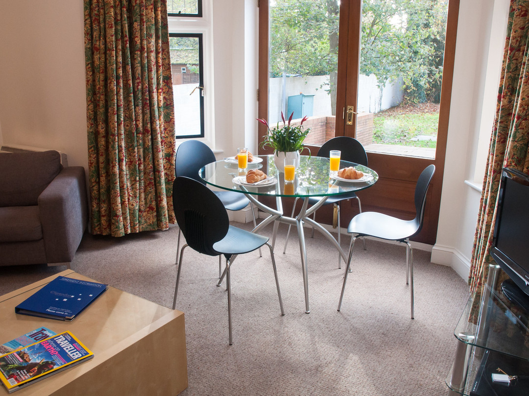 Clarendon Apartments - Wraysbury Hall主图