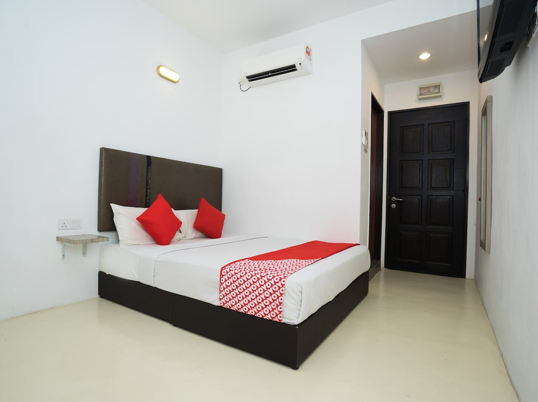 Super Oyo Capital O 90556 Hotel Cherita Rooms主图