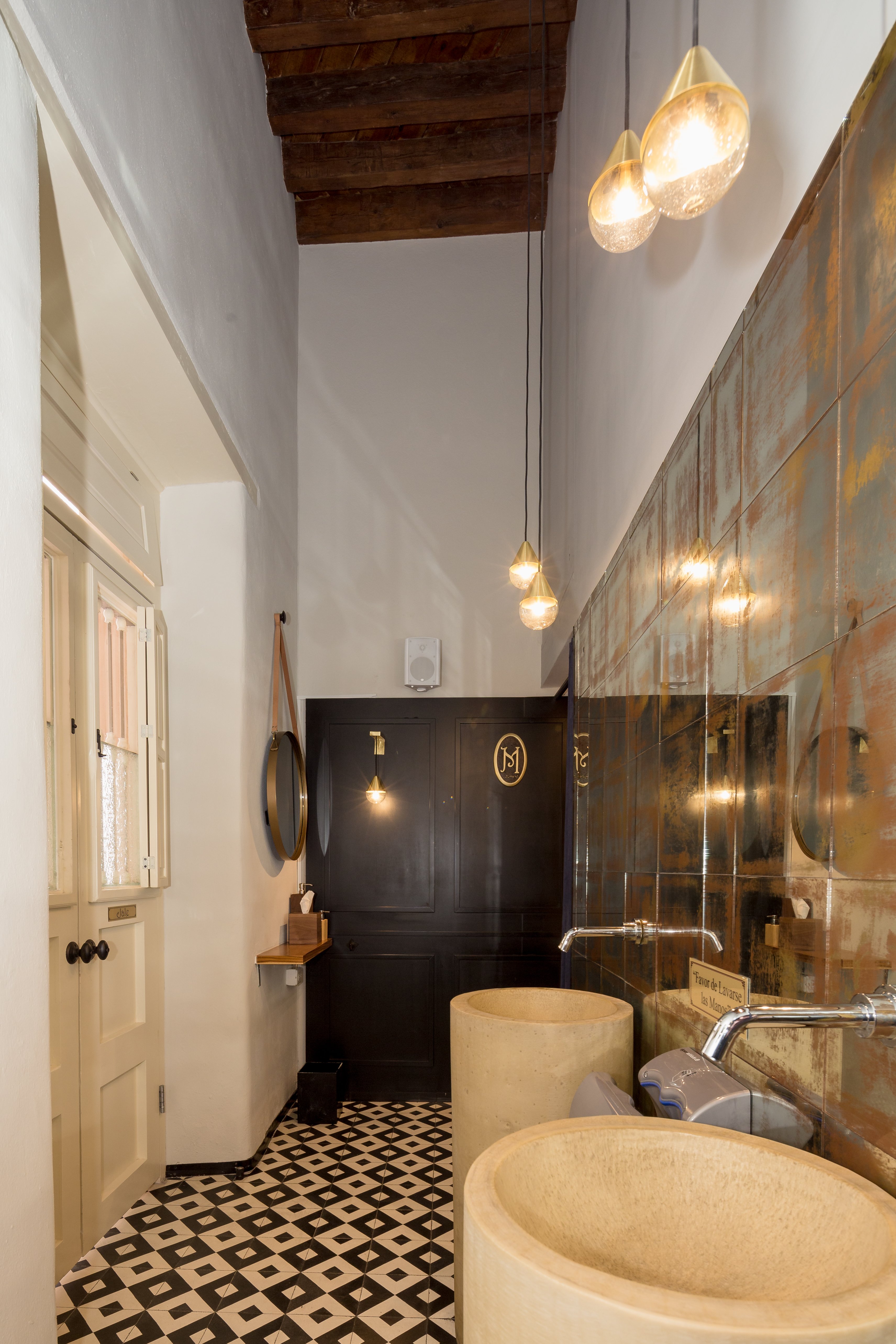 Central Hotel Boutique-portrait