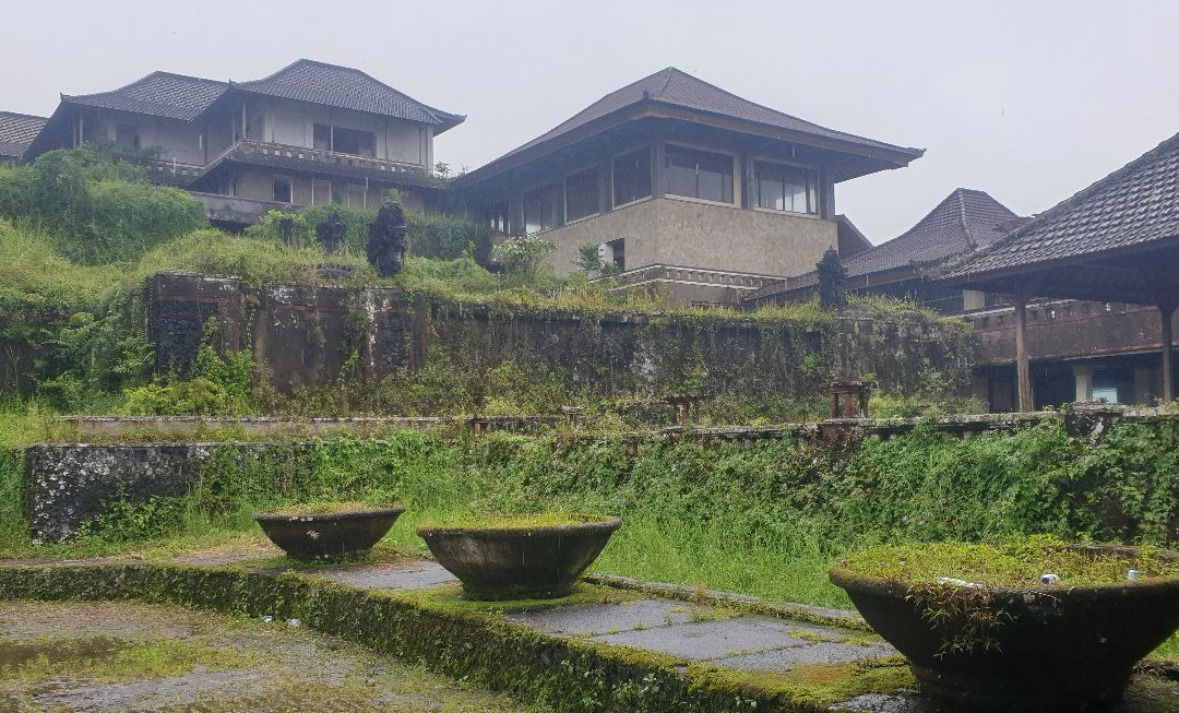 Abandoned Bedugul Hotel景点图片