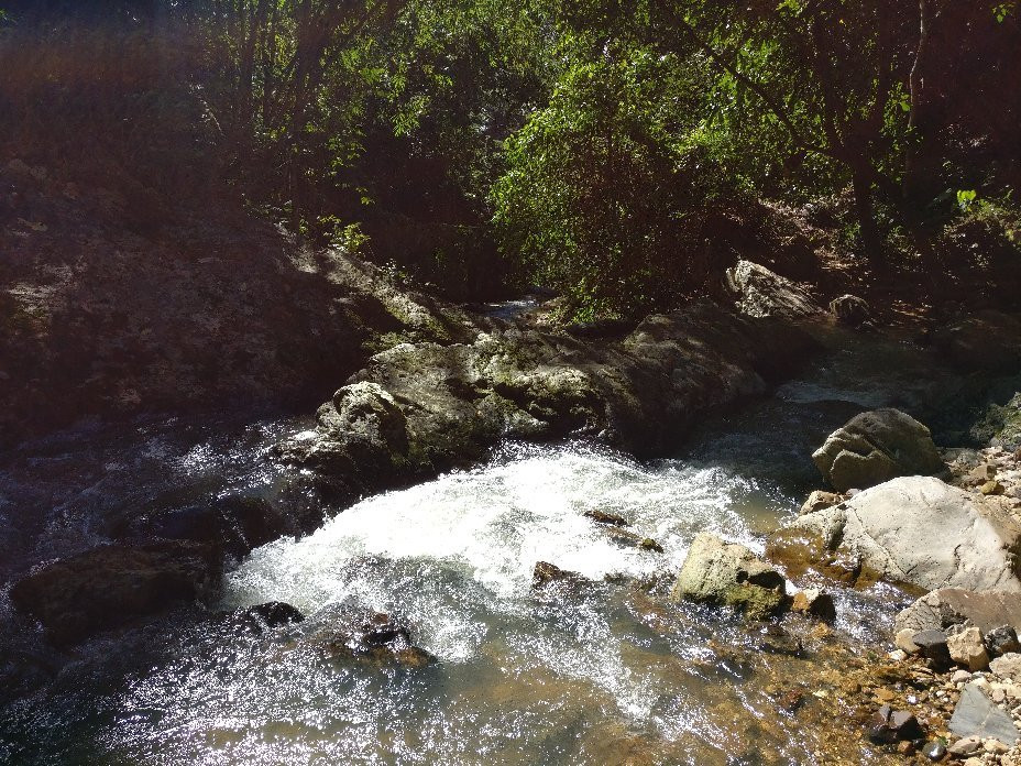 Klong Prao Waterfall (Thap Chang)景点图片