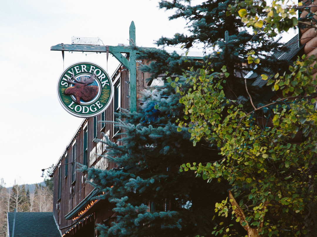 Silver Fork Lodge主图