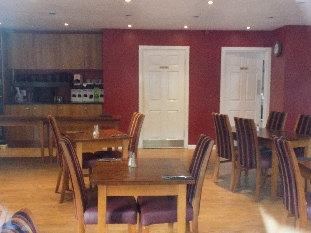 Oyo The Hotel Rafiya, Redditch-餐饮