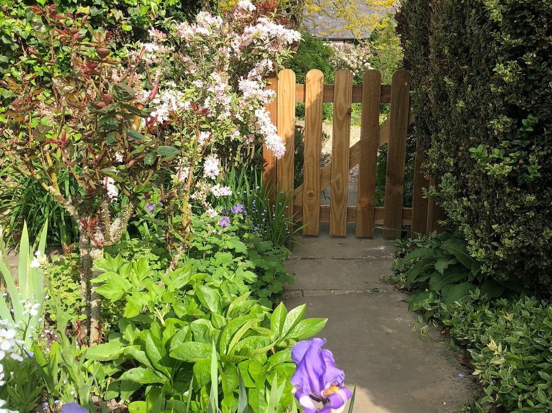 The Retreat at Witherdens Hall主图