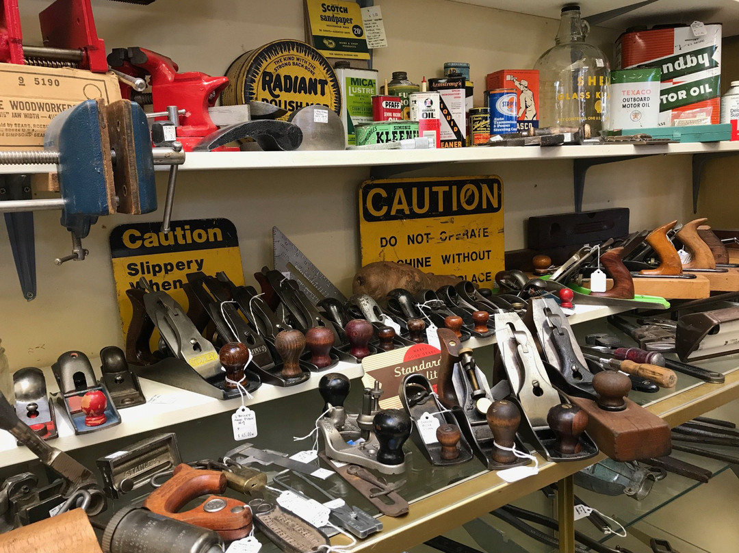 Shady Lawn Antiques景点图片