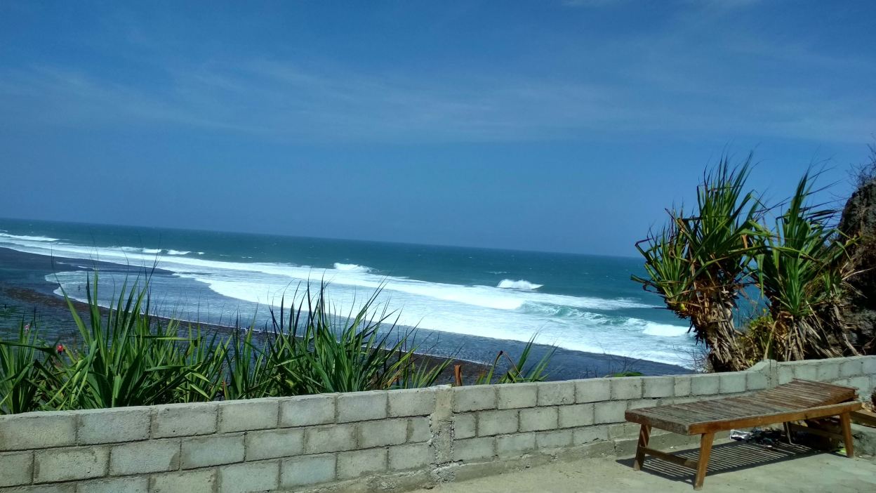 Family Stay Beach View at Omah Sundak 3-浴室