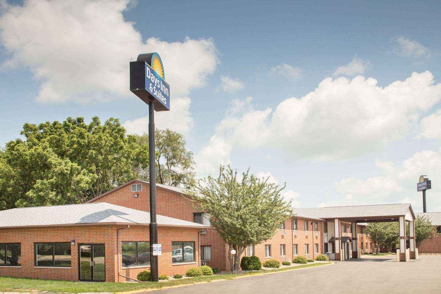 Days Inn & Suites by Wyndham Waterloo-官方