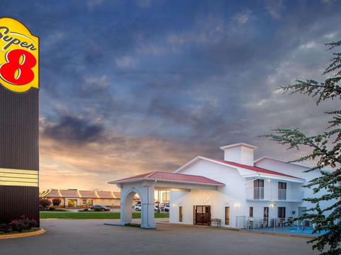 斯普林代尔速8酒店主图