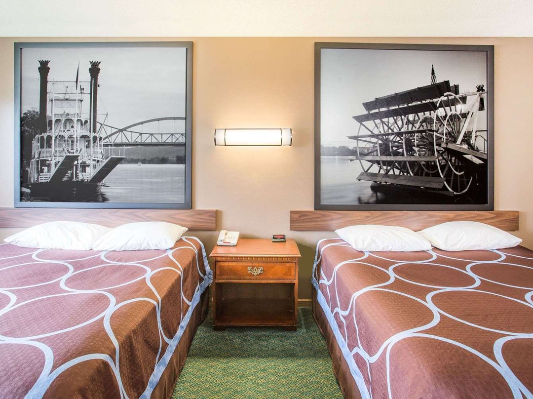 Super 8 by Wyndham Prairie Du Chien主图