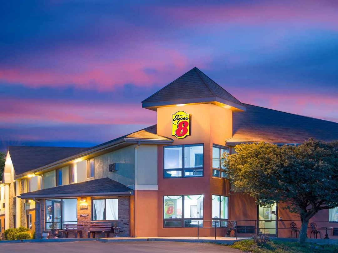 Super 8 by Wyndham Toledo主图