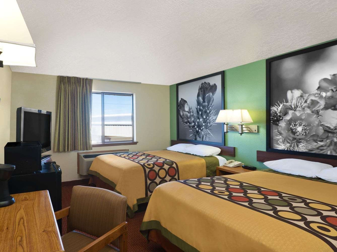 Super 8 by Wyndham Alamogordo主图