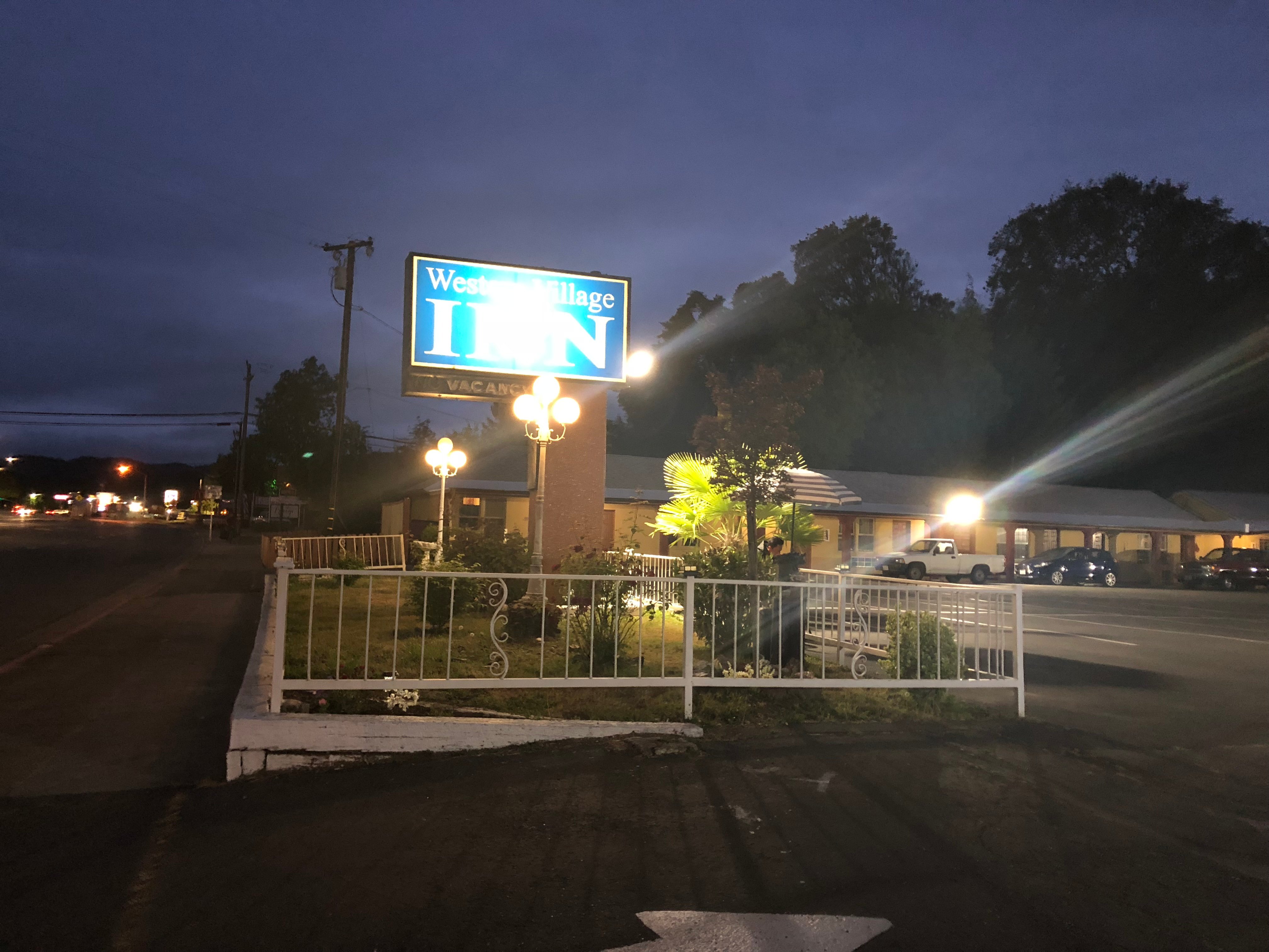 Western Village Inn-官方