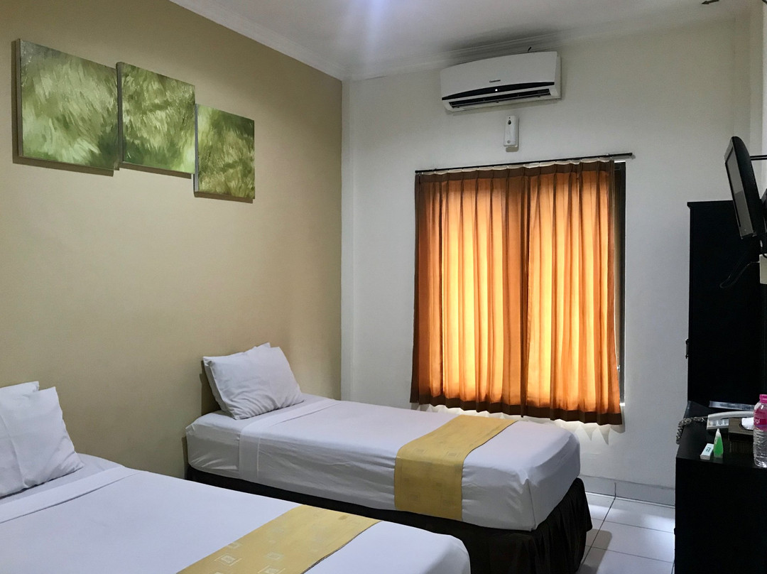 Tirta Kencana Hotel & Garden Resto主图