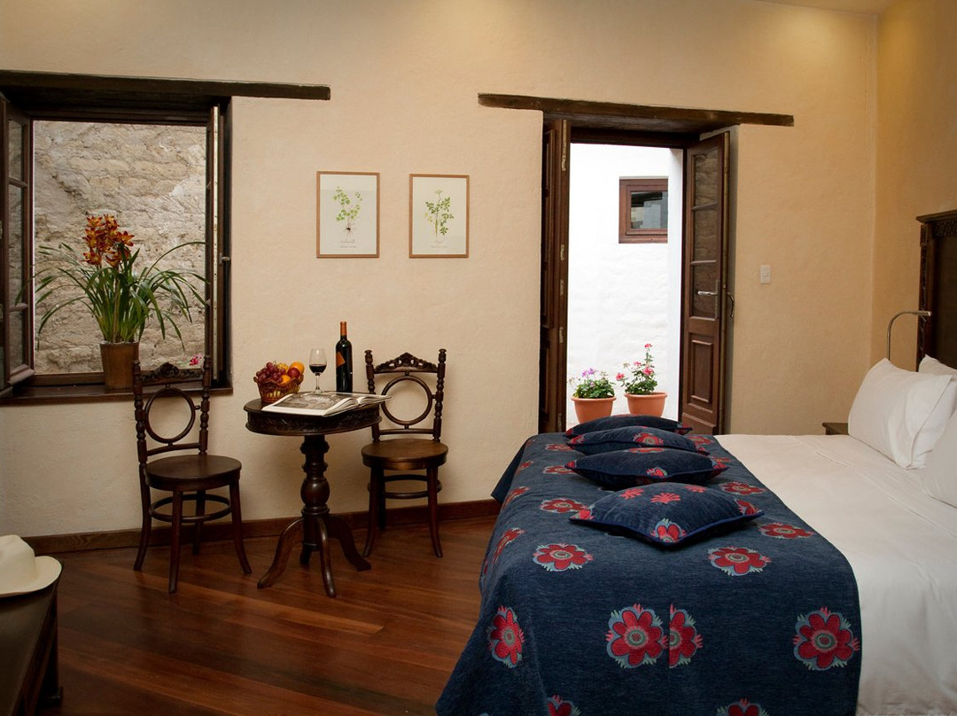 卡瑟纳隆达世袭精品酒店主图