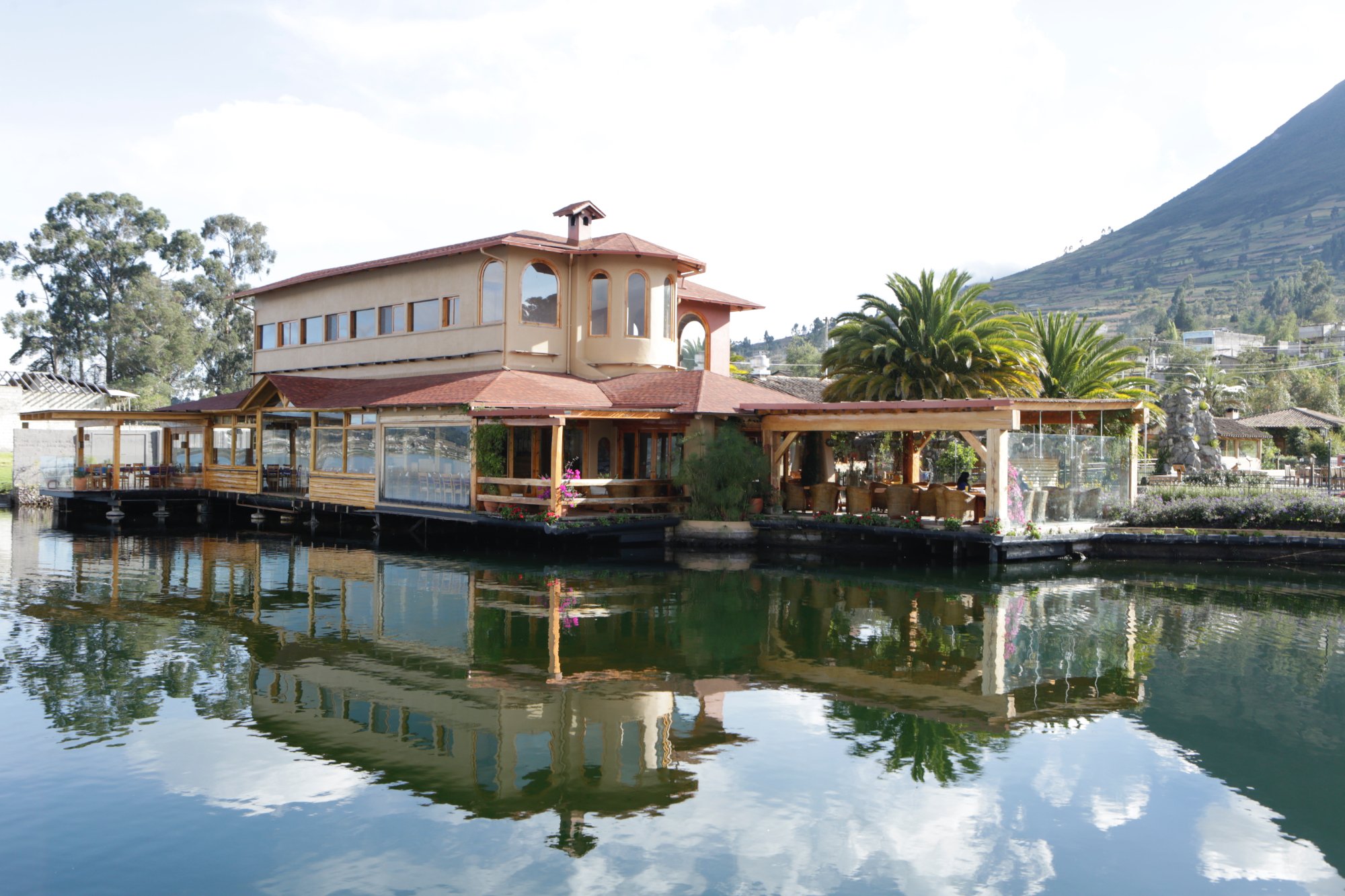 Hosteria Cabanas del Lago-官方