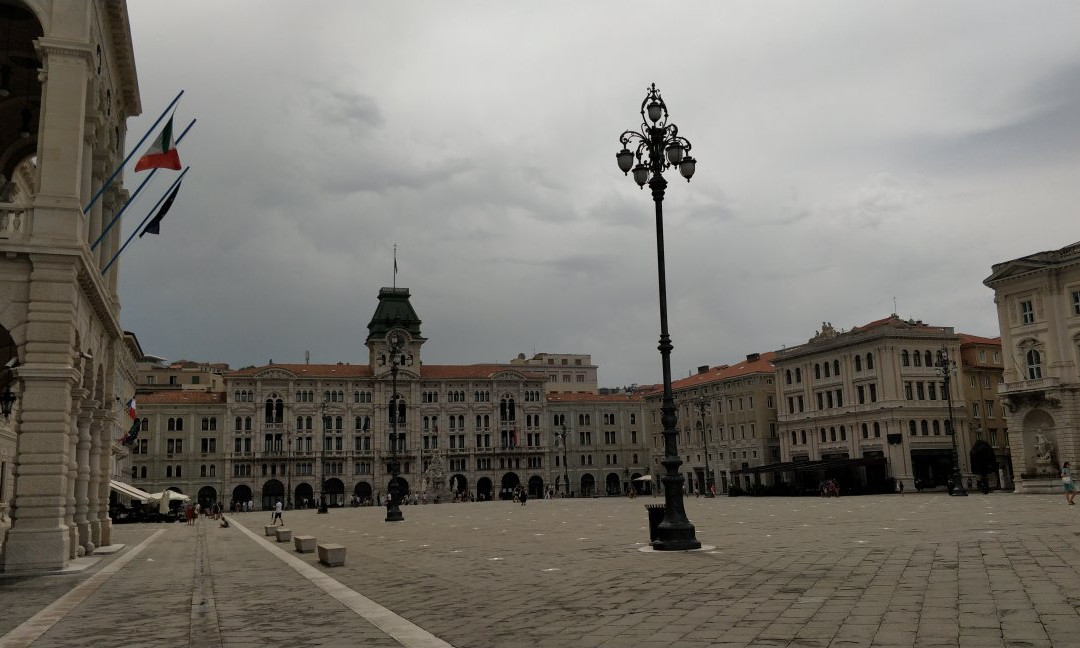 Piazza Unità D'italia-丰迪必去景点