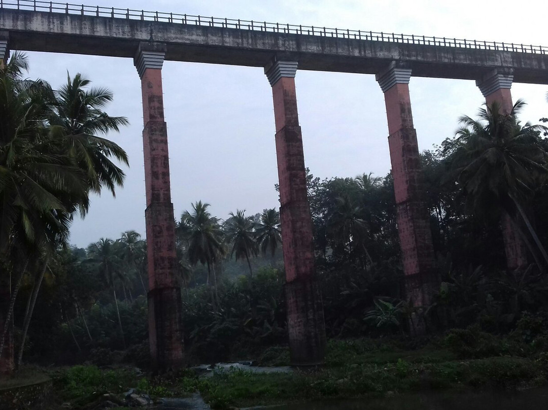 Mathur Hanging Trough Bridge景点图片
