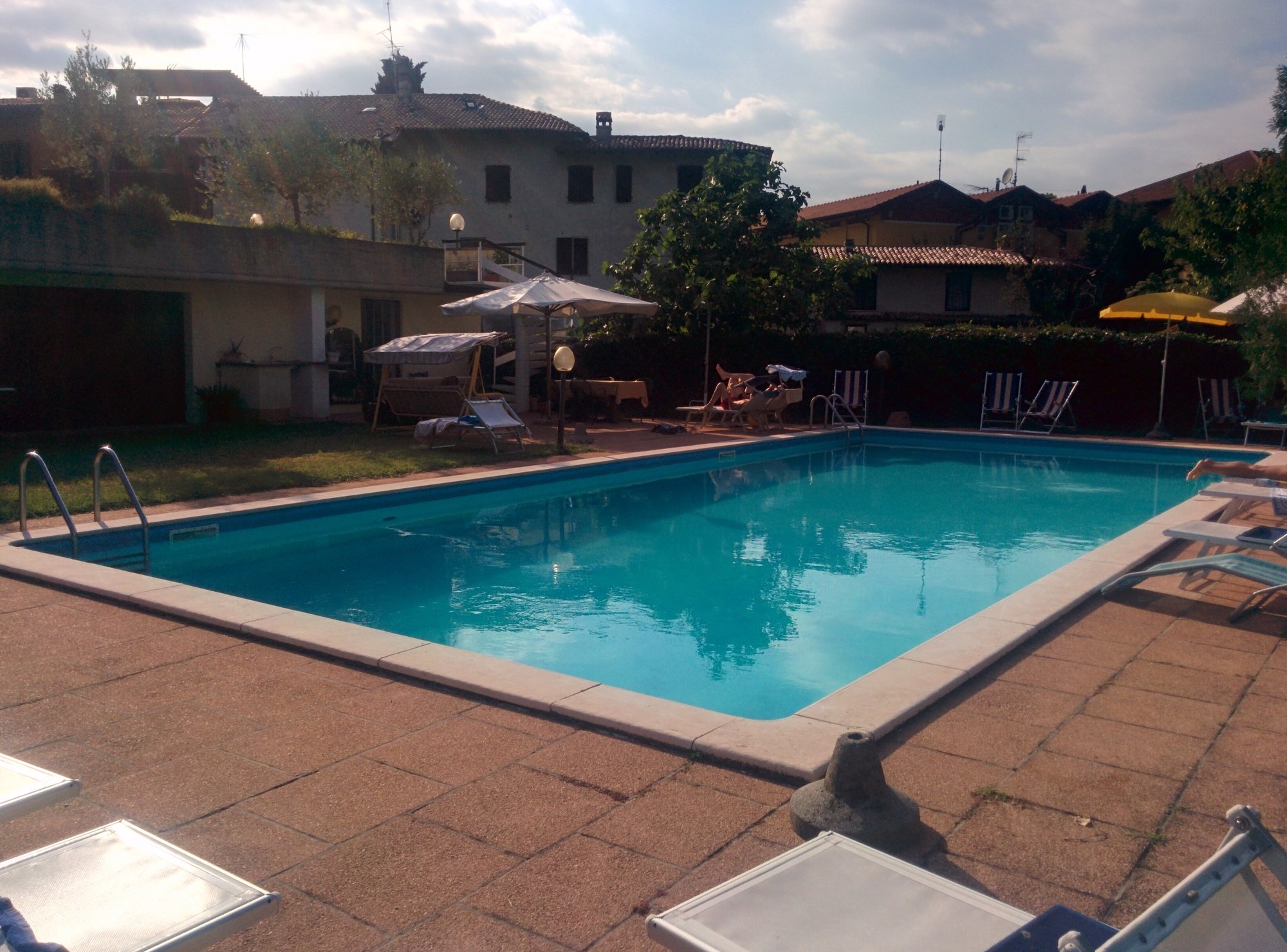 Hotel Tenesi-泳池