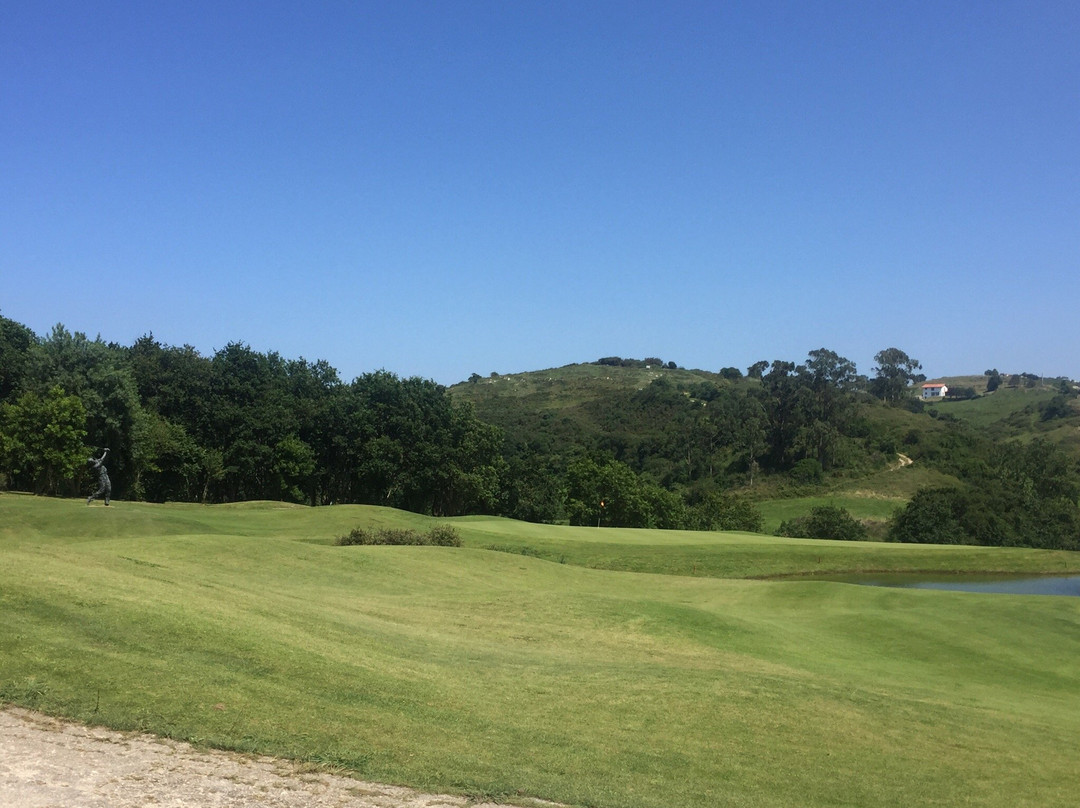 Campo De Golf Santa Marina-San Vicente de la Barquera必去景点